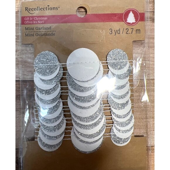 Recollections Christmas Mini Garland Silver & White Glitter 3 Yards / 2.7 Meters - Picture 2 of 3